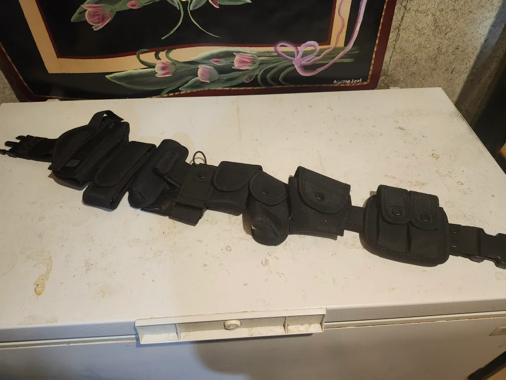 Adult Batman costume image indicator(3)