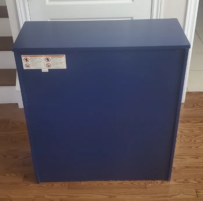 Display Cabinet With Glass Doors image indicator(4)