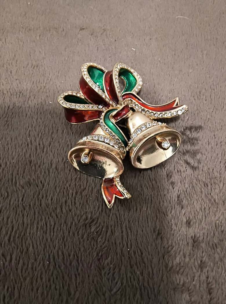 Vintage Christmas Brooches image indicator(3)