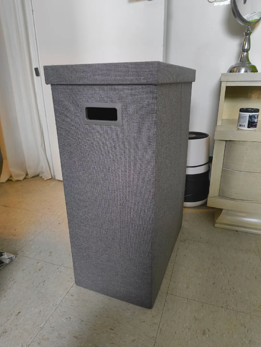 🥕 Grey Fabric Laundry Hamper with Lid thumbnail