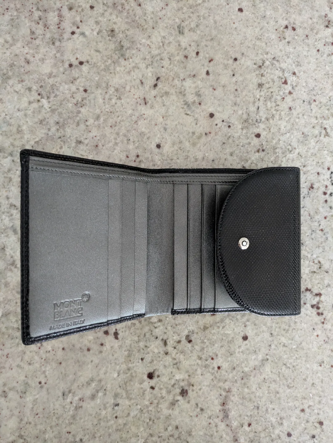 Mont Blanc Italian black leather wallet image indicator(2)