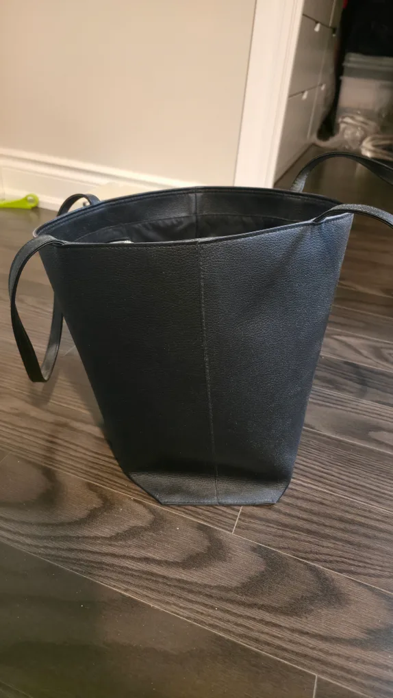 Black Tote Bag (Uniqlo) - brand new image indicator(5)