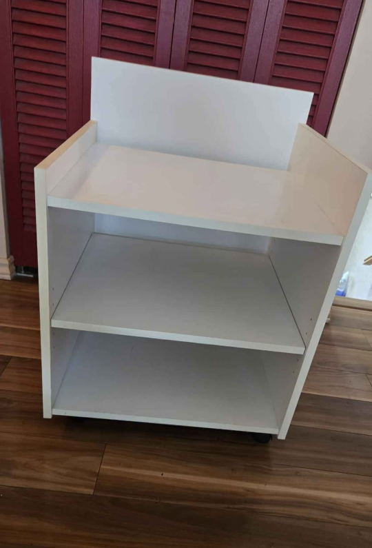 White 3 shelves Storage unit on castor wheels