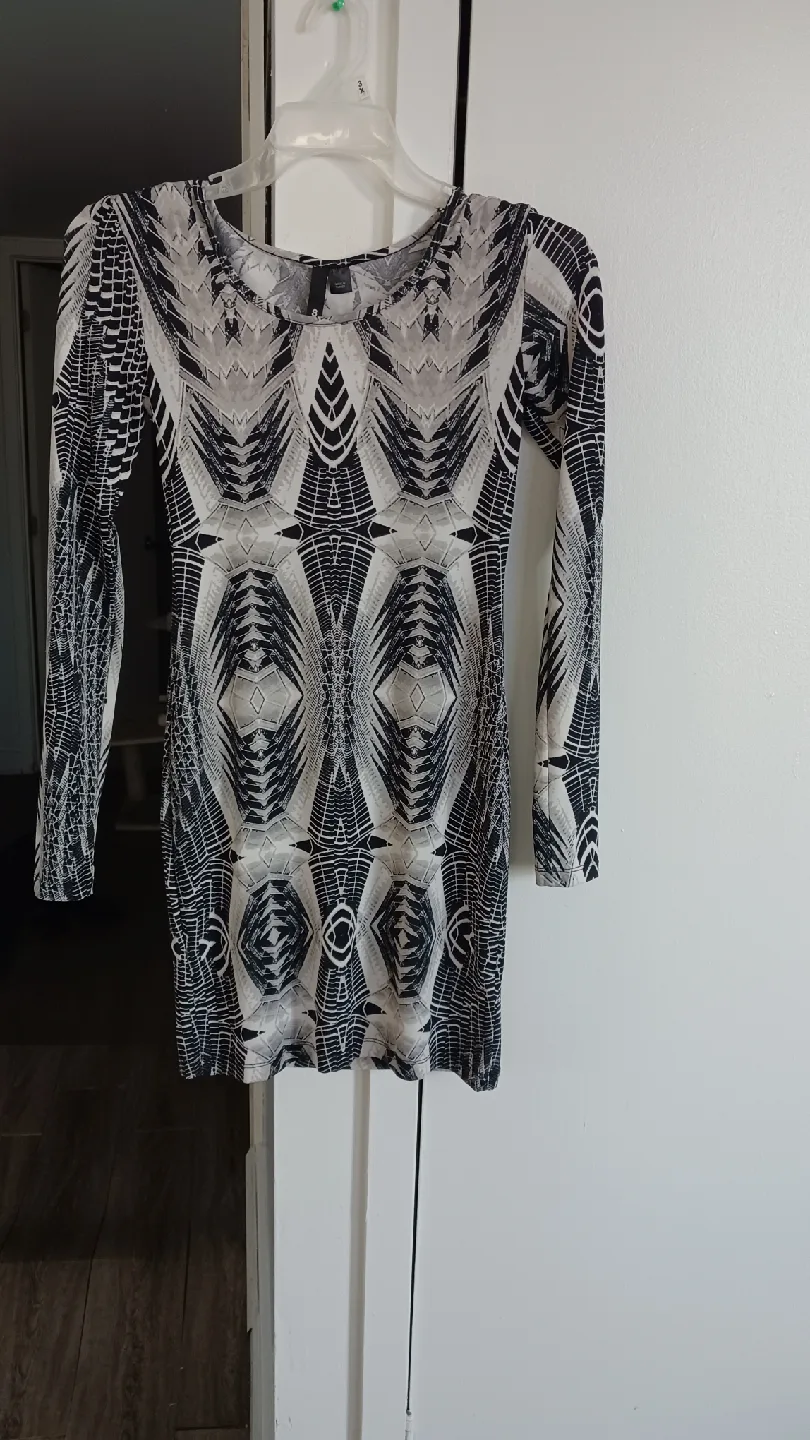 H&M Bodycon Dress - Size 8 thumbnail