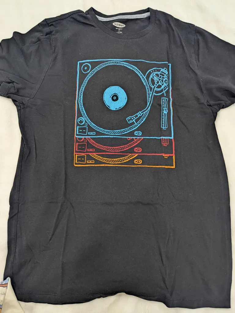 Assorted Graphic M-size T-Shirt Bundle image indicator(6)