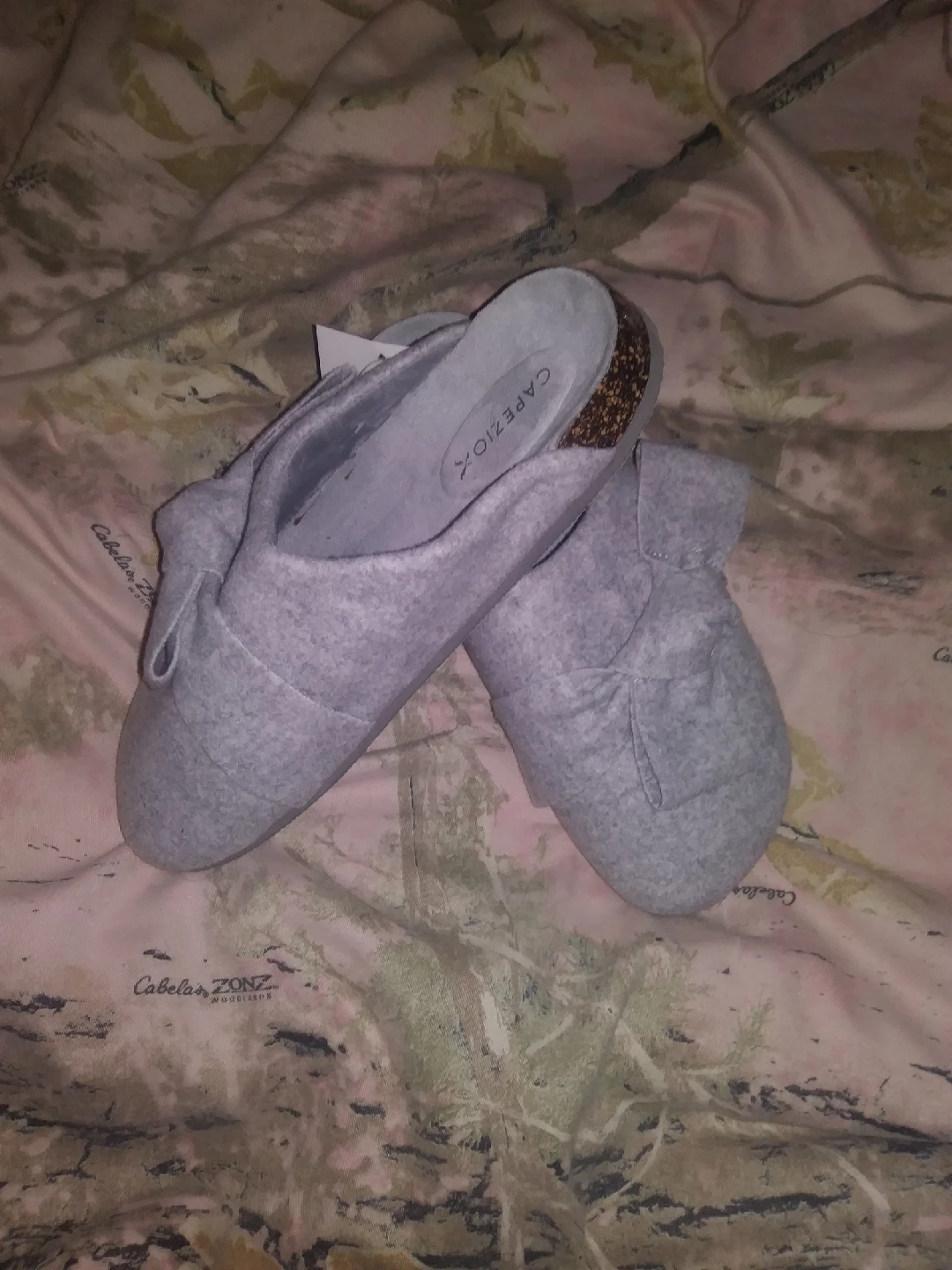 Capezio Gray Slippers - Size 7 indoor outdoor