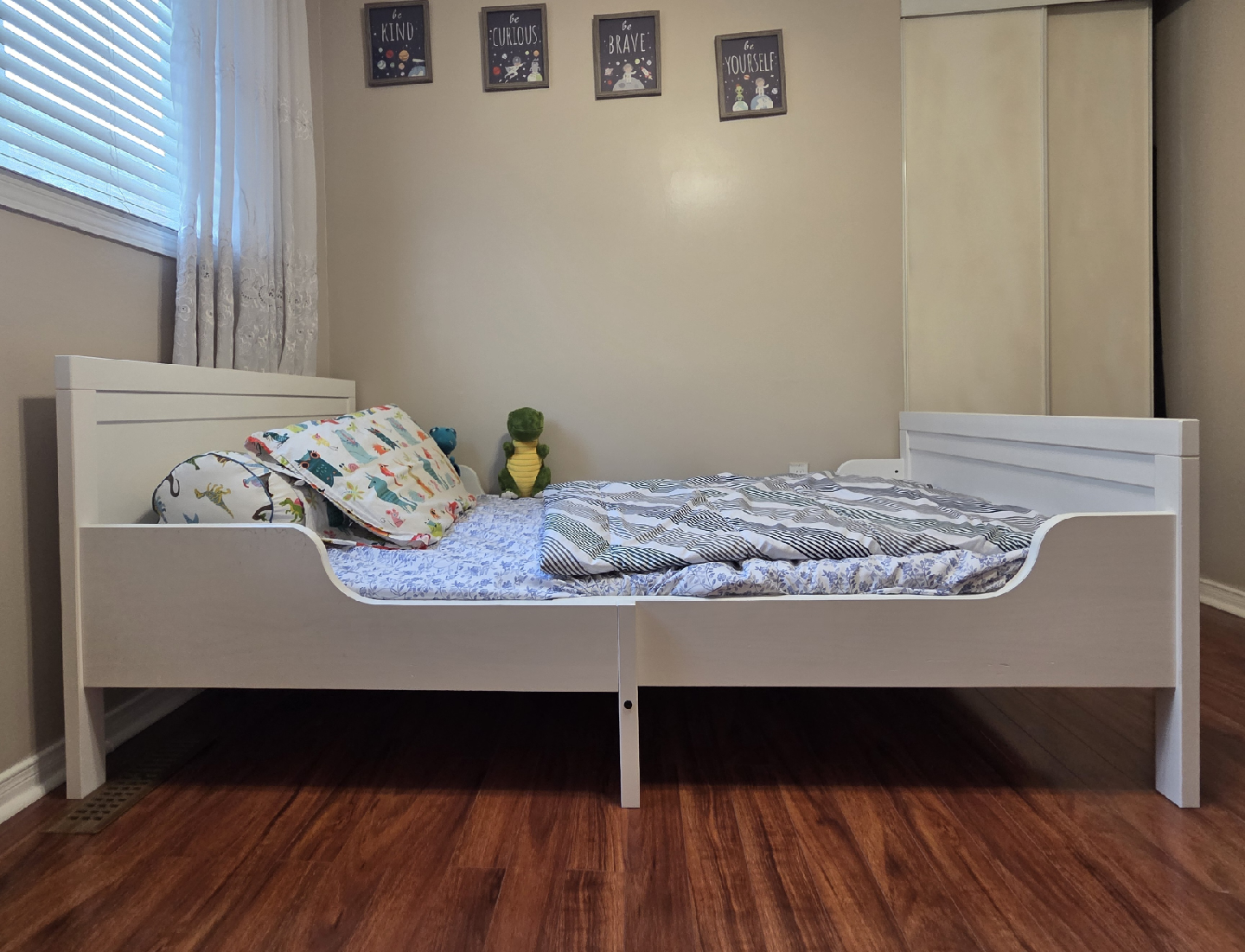 IKEA kids bed extendable with mattress - photo 2