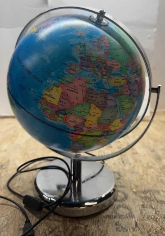 Vevor 9" Illuminated World Globe image indicator(3)