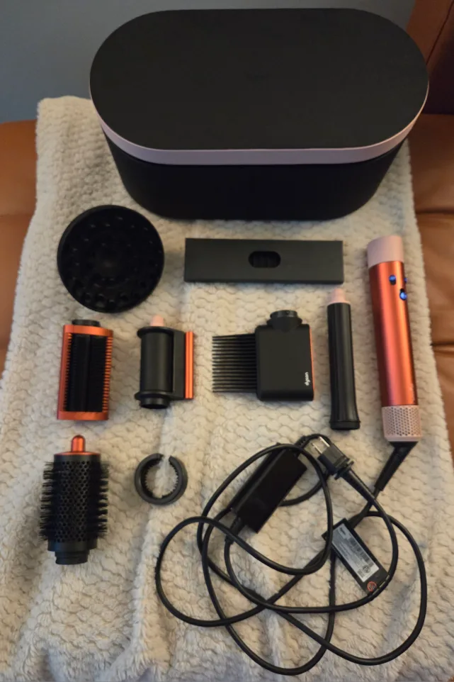 Dyson Limited Edition Airwrap Multi-Styler image indicator(2)