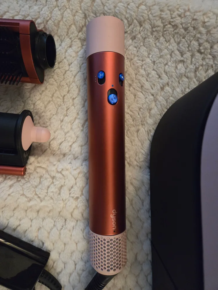 Dyson Limited Edition Airwrap Multi-Styler image indicator(6)