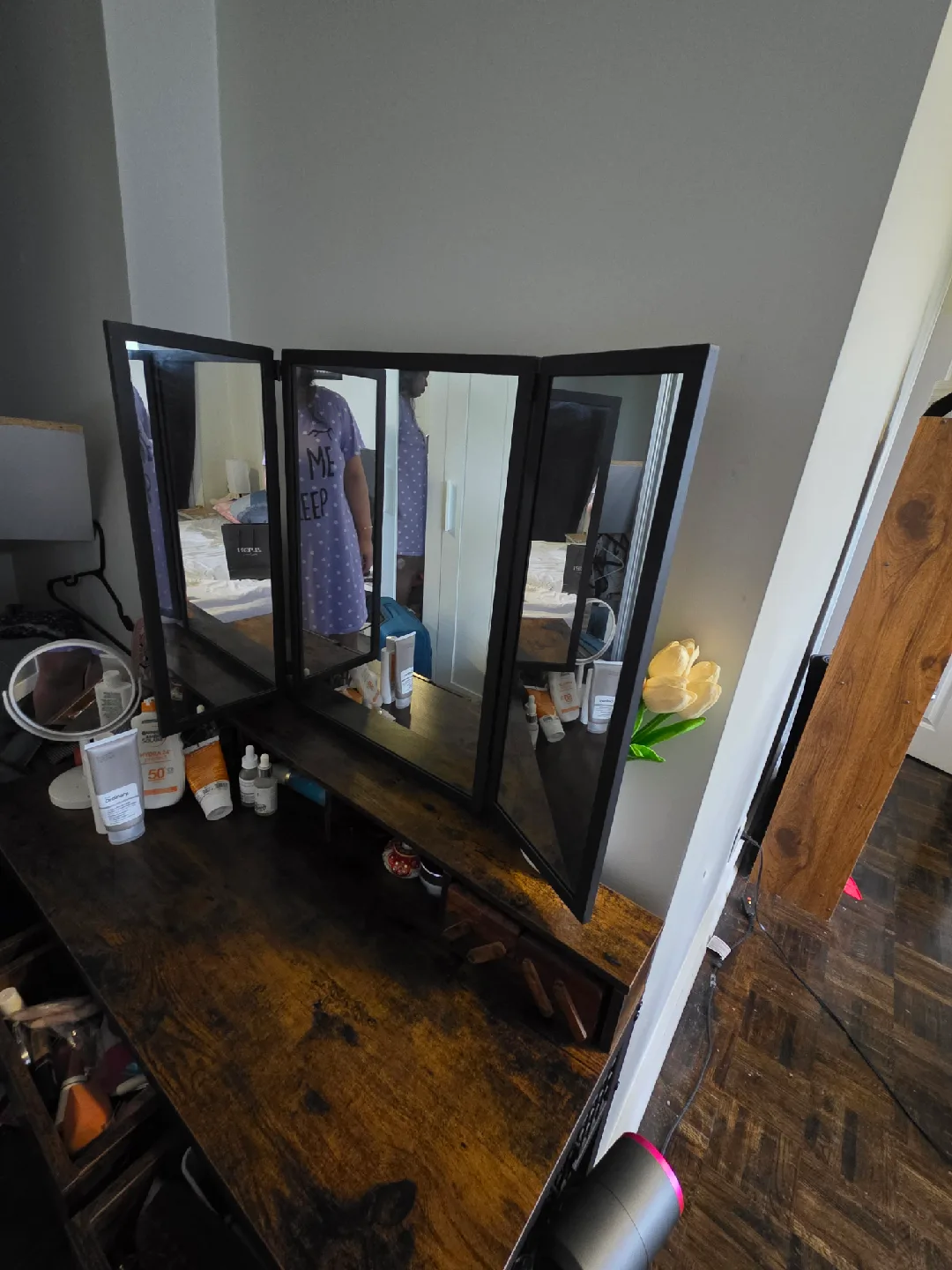 VASAGLE Vanity Set with Tri-Fold Mirror image indicator(4)