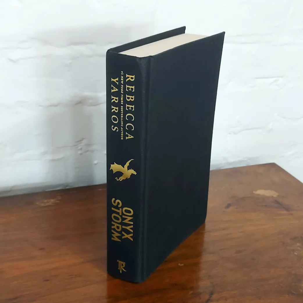 Onyx Storm hardcover book by Rebecca Yarros thumbnail