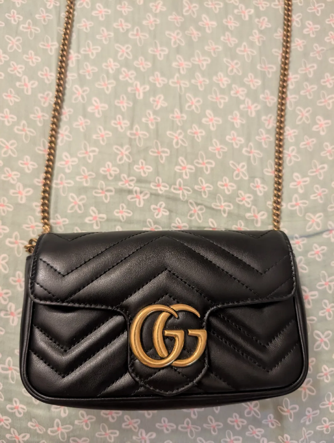 Gucci Marmont super mini crossbody image indicator(2)
