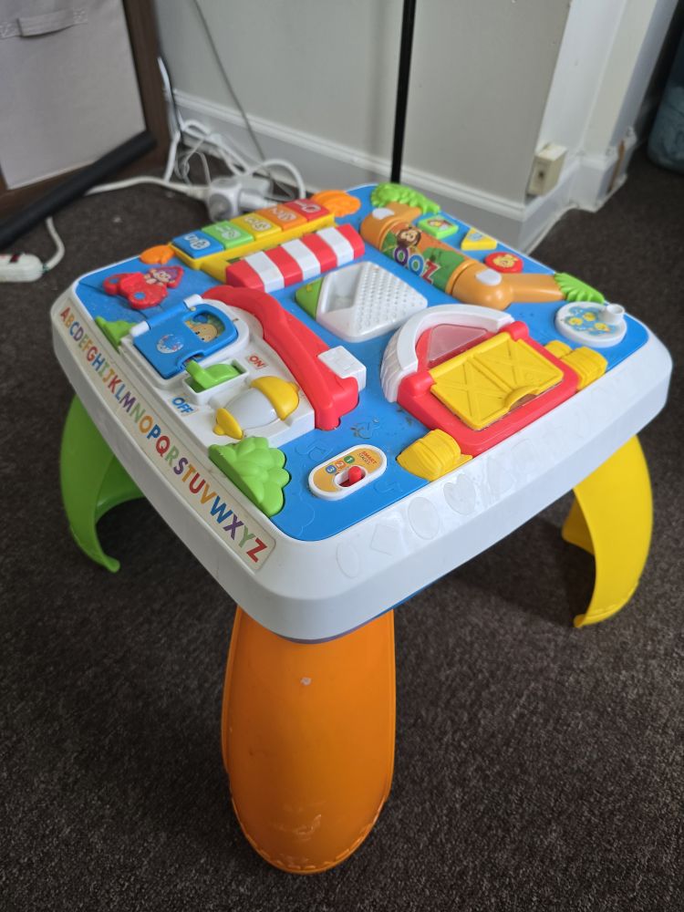 Fisher-Price Laugh & Learn Around the Town Learning Table