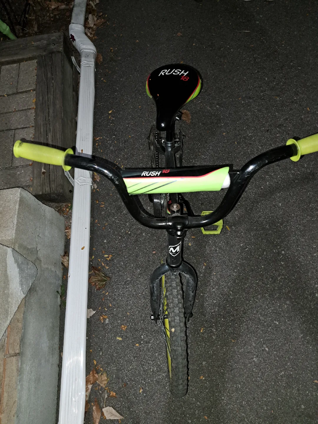 Movelo Rush 16" Kids Bike - Great Condition image indicator(4)