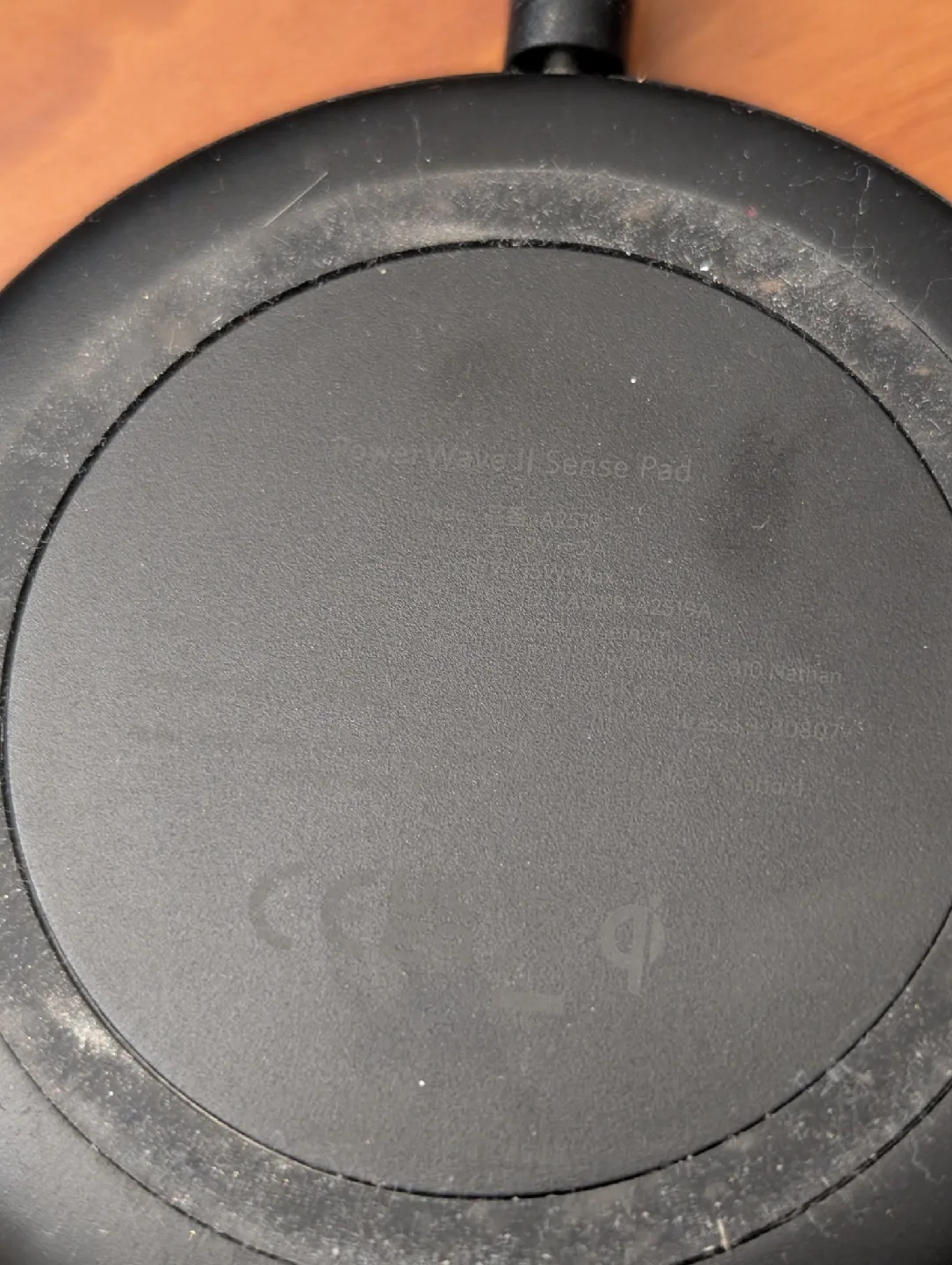 Anker PowerWave II Sense Pad Wireless Charger image indicator(2)