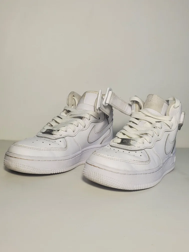 Kids Nike Air Force 1 Mid LE Triple White GS DH2933-111 Size 5Y image indicator(9)