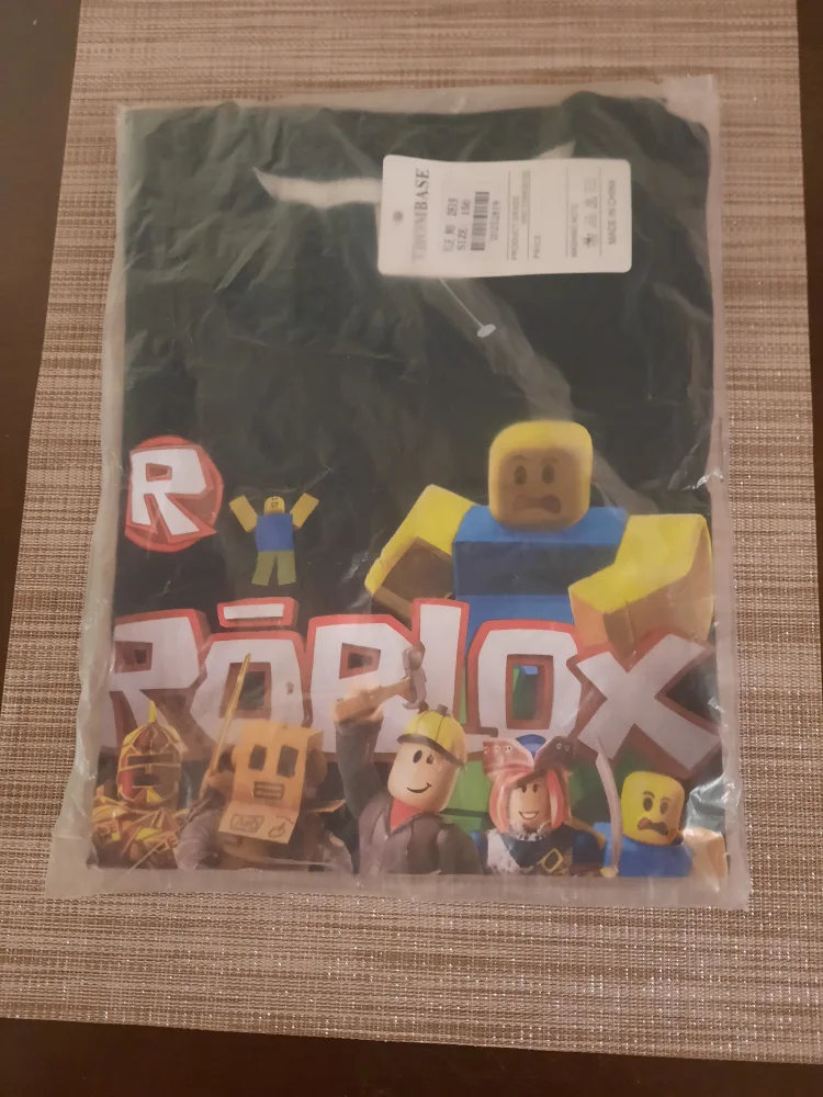Roblox T-shirt - Size 150 thumbnail
