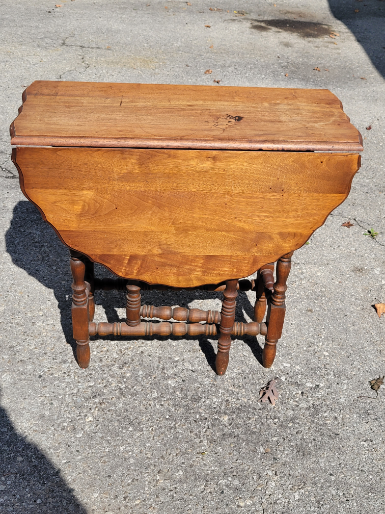 Antique Gate Leg Drop Leaf Table / Good condition - photo 2