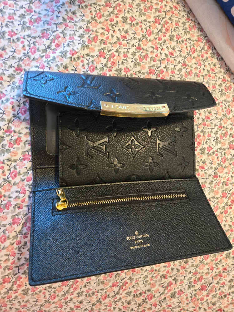 Louis Vuitton Empreinte Leather Wallet image indicator(3)