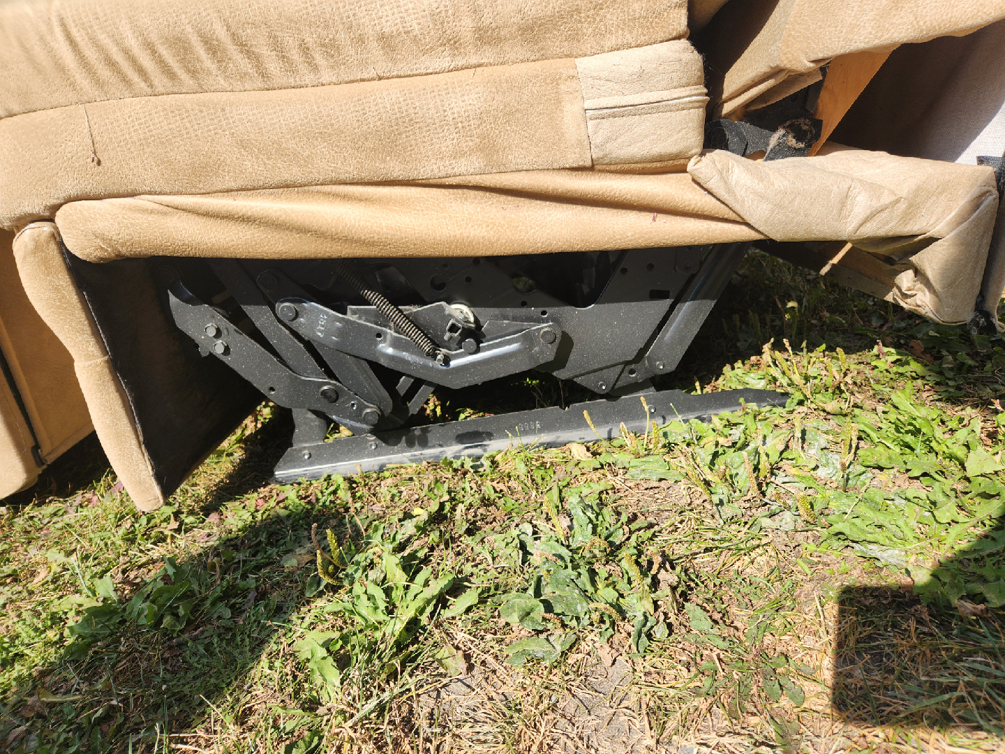 Free Reclining Loveseat with Extra Carpet - photo 5