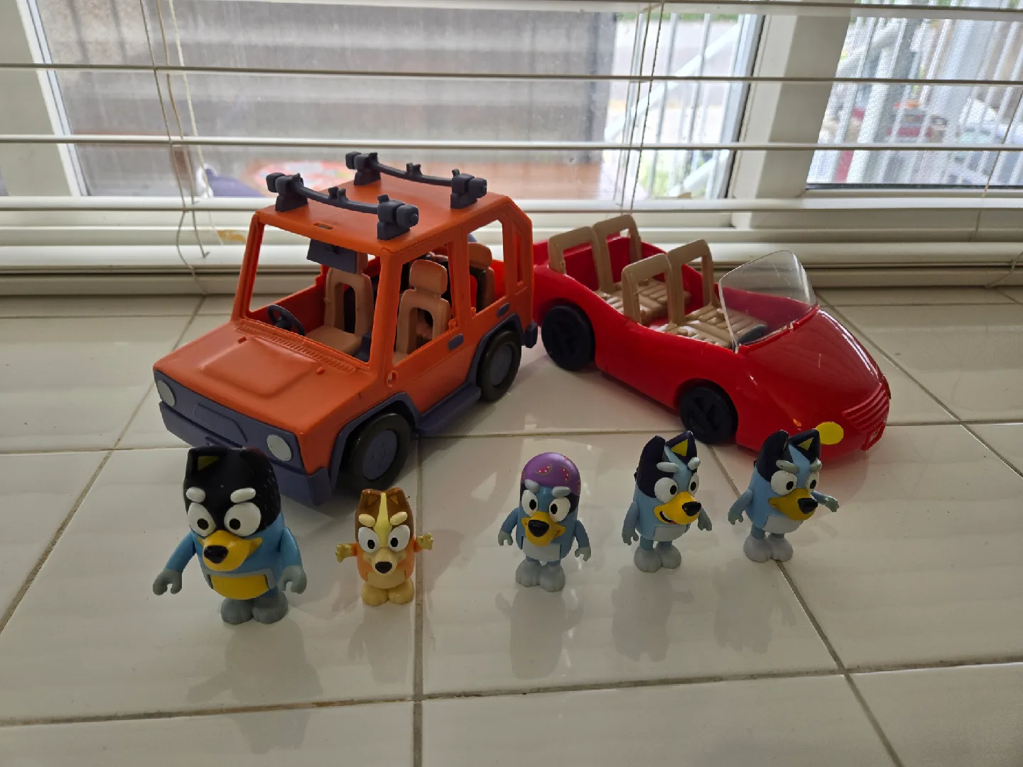 bluey toy lot image indicator(4)