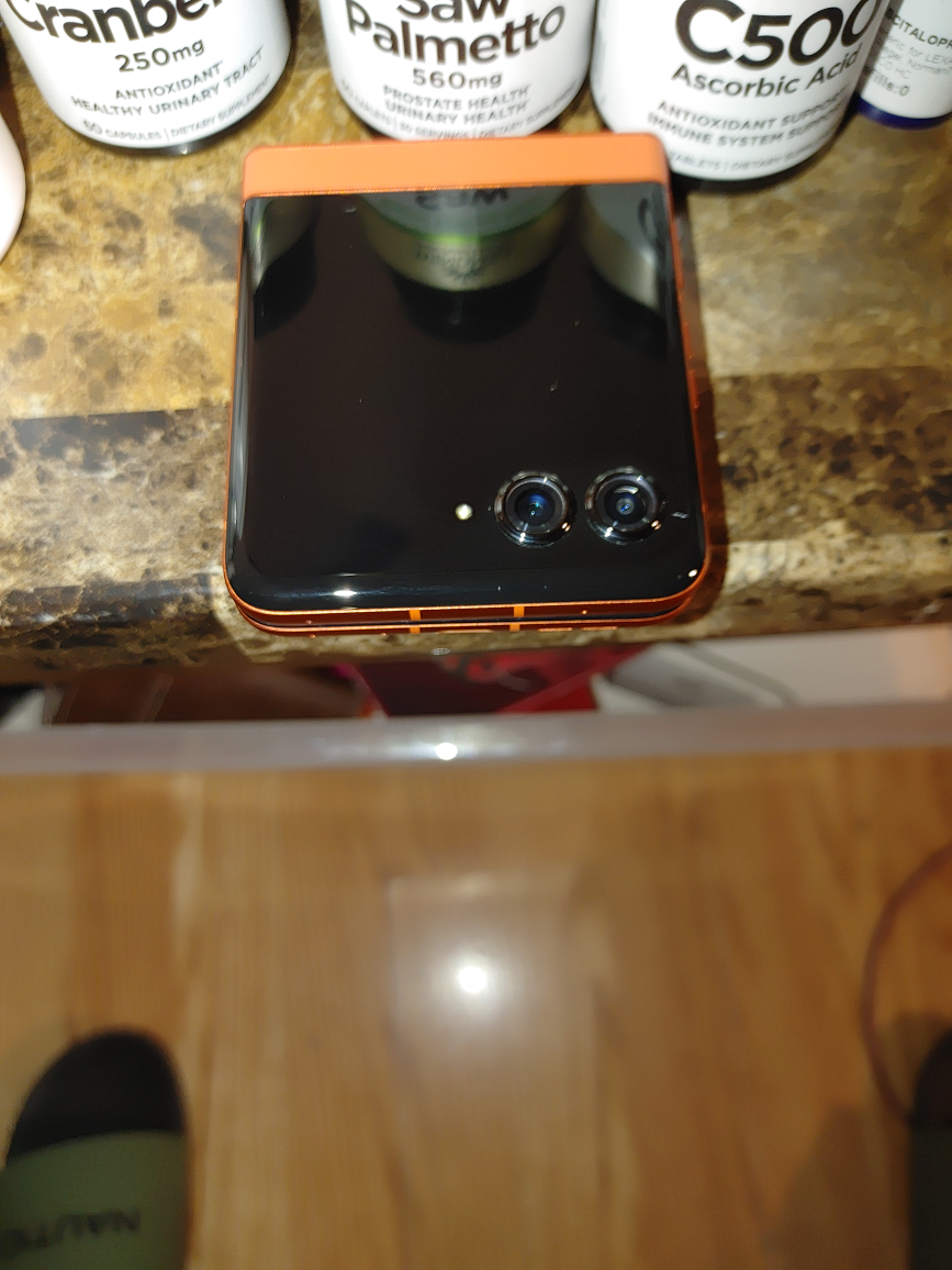 motorola razr 2024. foldable - photo 4
