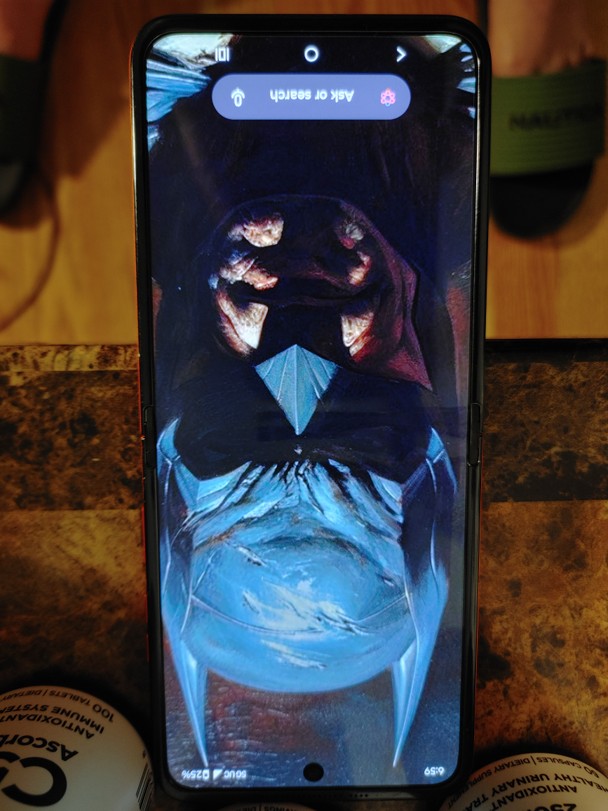 motorola razr 2024. foldable - photo 5