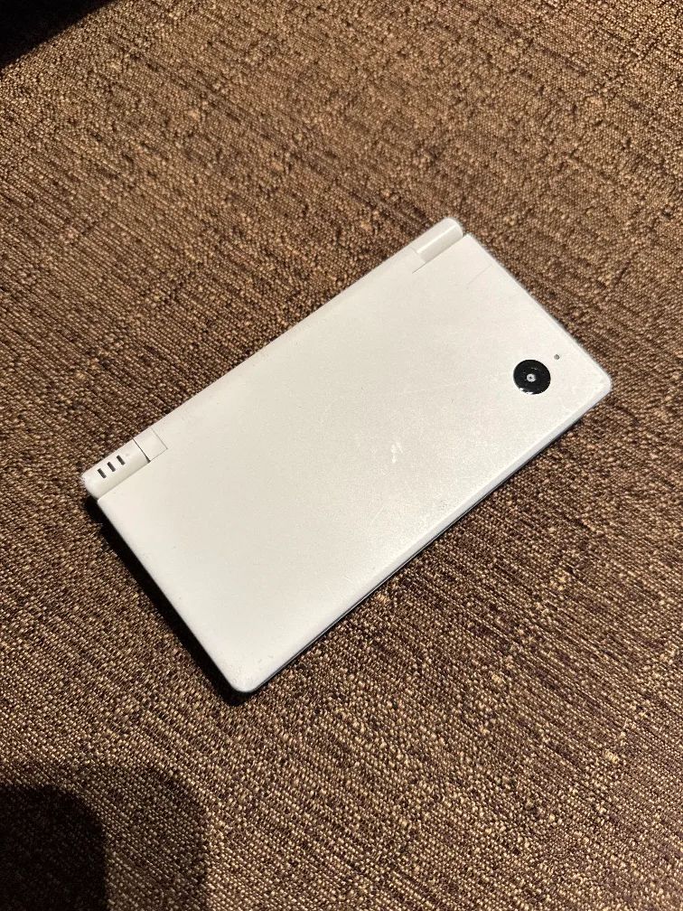 Nintendo DS Lite White with Charger image indicator(2)