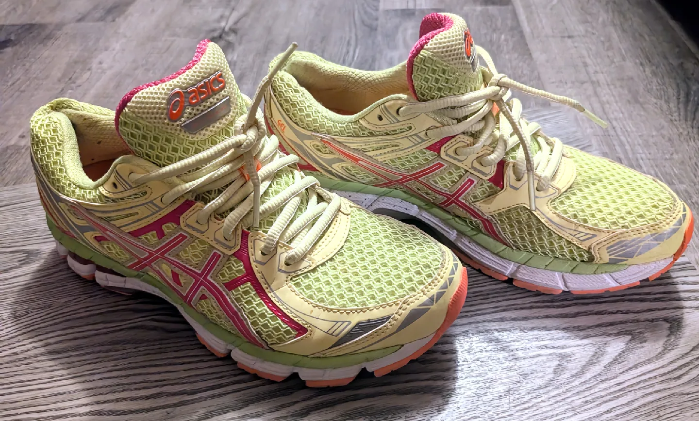 Asics Gel-GT 2000 Running Shoes, Size 8 US