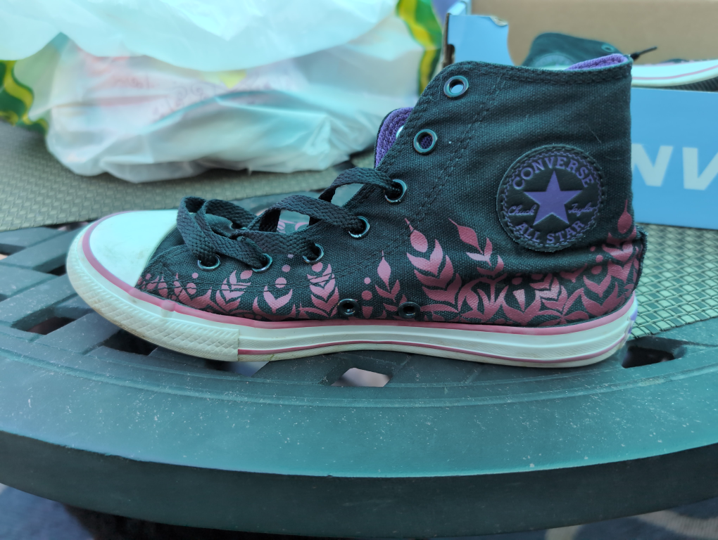Converse x Disney Frozen Anna High-Top Shoes - Size 4 - photo 5