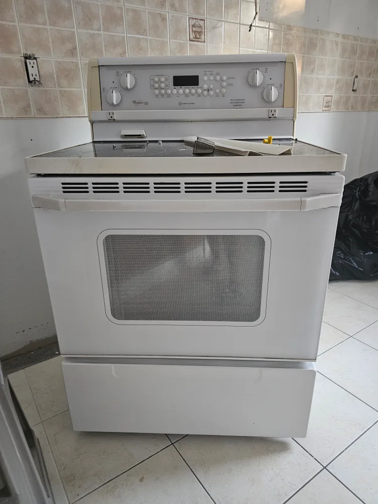 Whirlpool Electric Range thumbnail