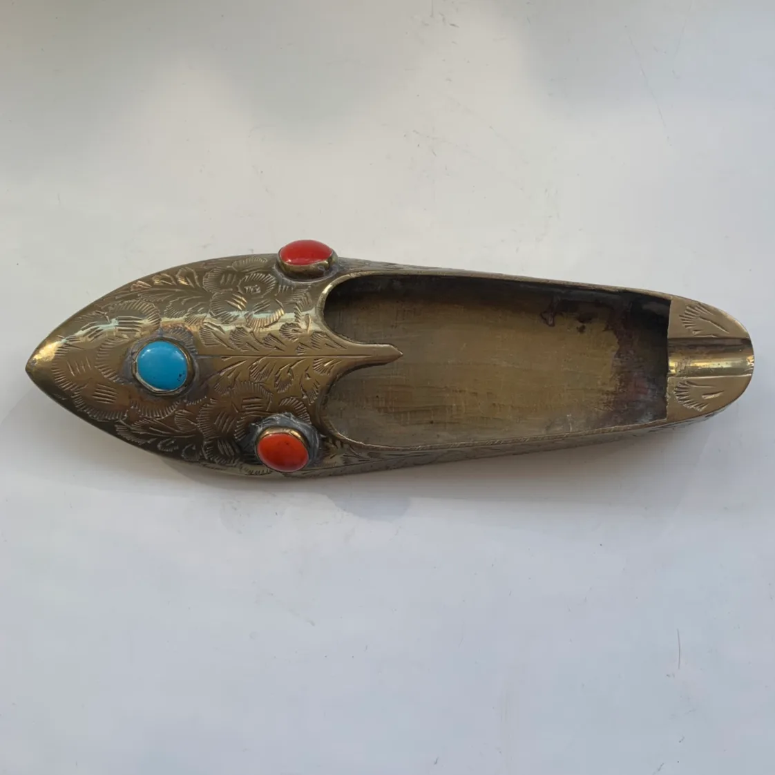 Vintage solid brass decorative shoe/ashtray thumbnail