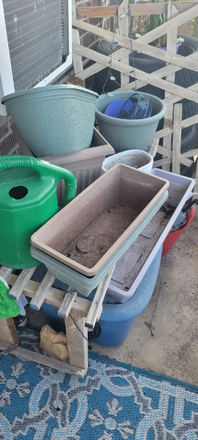 Used Flower Pots pot holders image indicator(2)