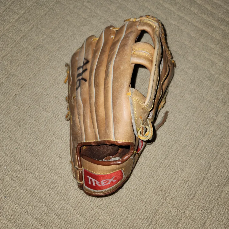 Trex 9000 XLT Baseball Glove thumbnail