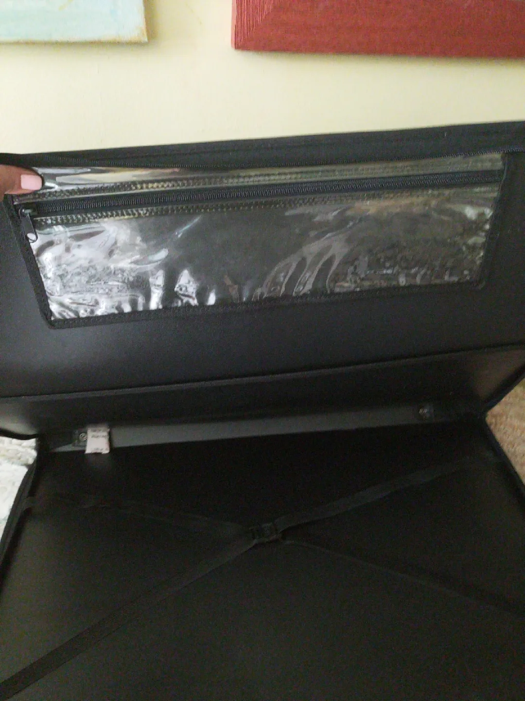 Black Portfolio Case image indicator(3)