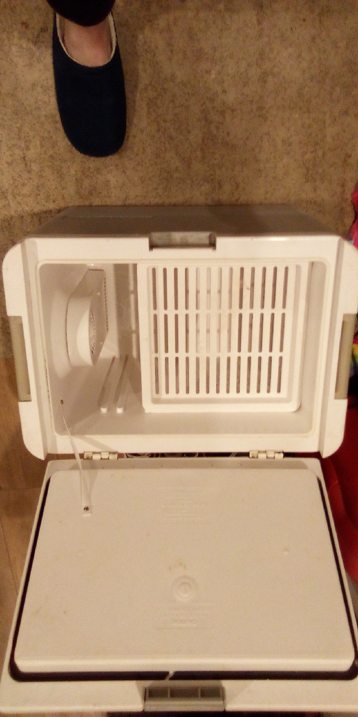 Igloo Electric Cooler with Charger - photo 2