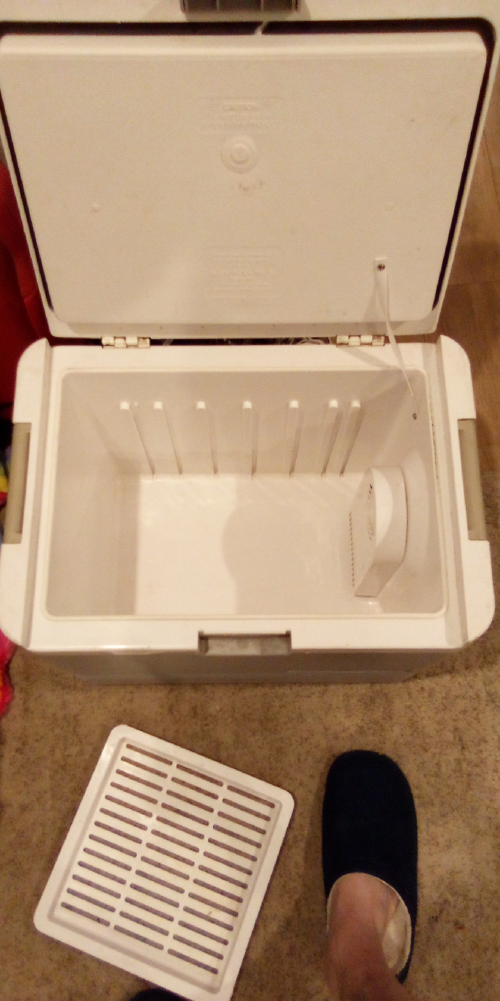 Igloo Electric Cooler with Charger - photo 3