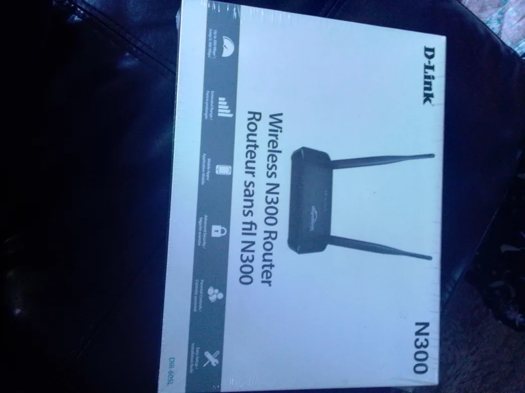 D-Link Wireless N300 Router - New in Box! thumbnail