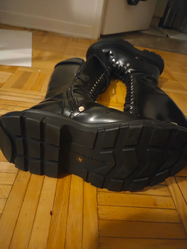 Alexander McQueen Black Leather Knee High Boots - Size 37 image indicator(2)