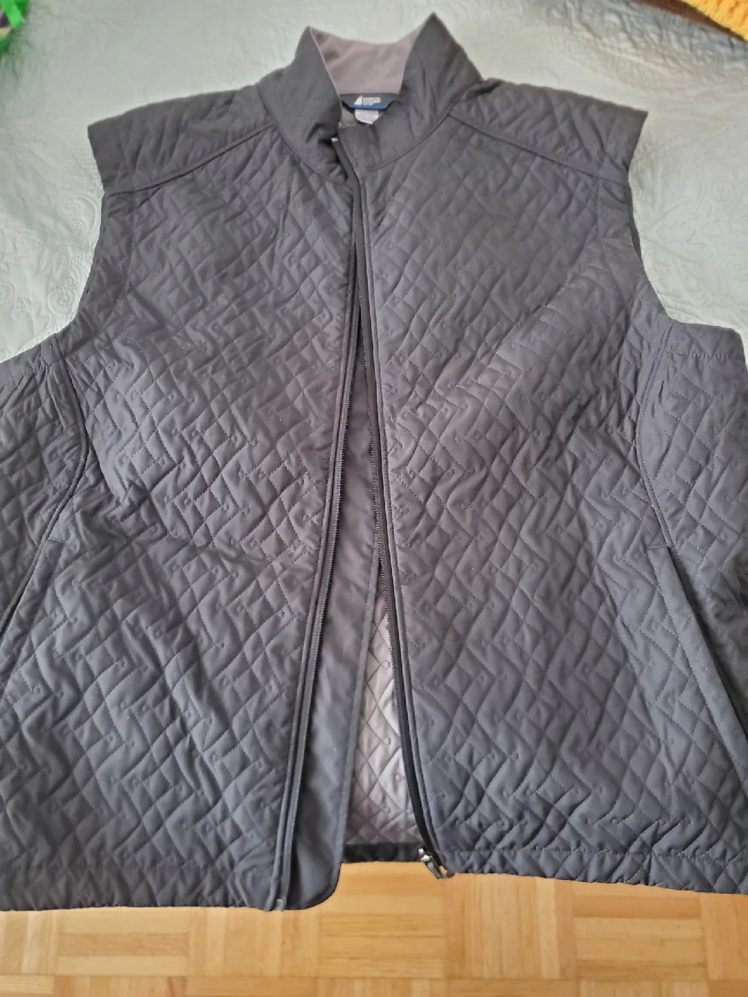Mountain Equipment Co-op Women's Vest - XL thumbnail