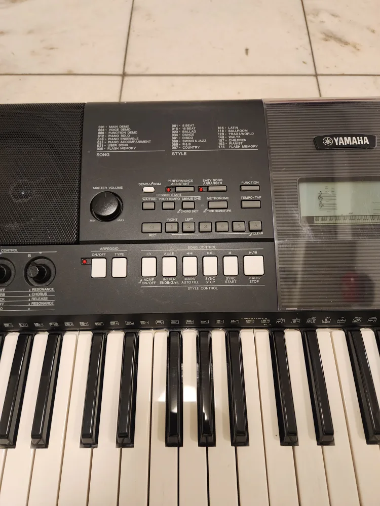 Yamaha PSR-E423 Keyboard image indicator(8)