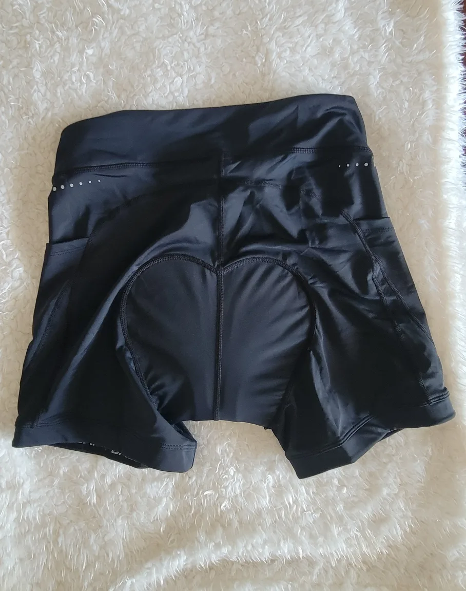 BNWT Women's 4D Padded Bike Shorts - Black image indicator(2)