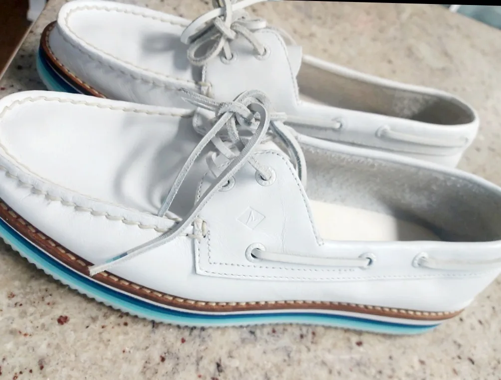 Sperry Top-Sider White Leather Boat Shoes image indicator(2)