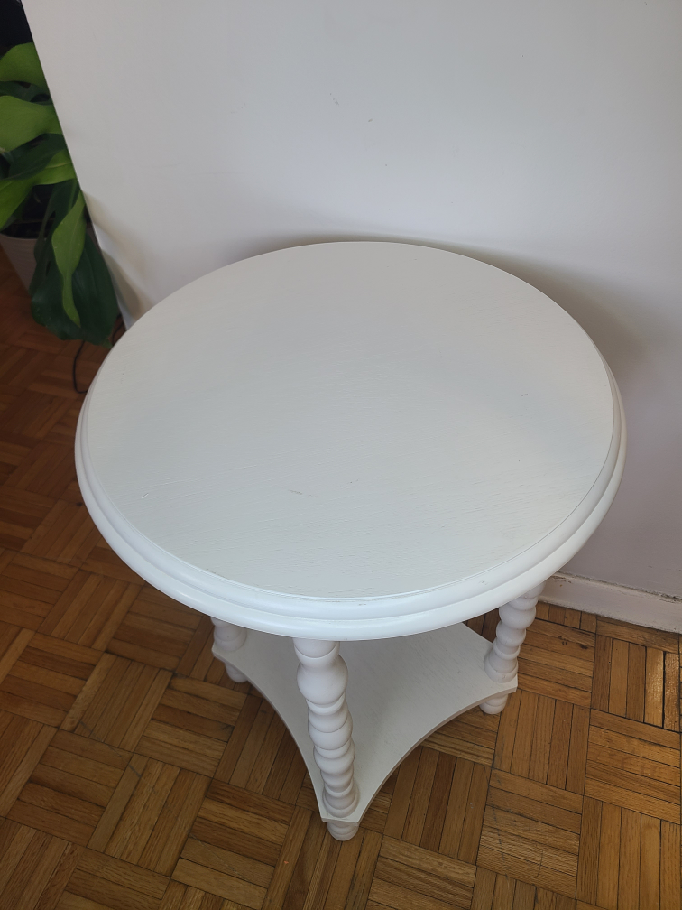 White Round Accent Table - 17" Diameter - photo 2