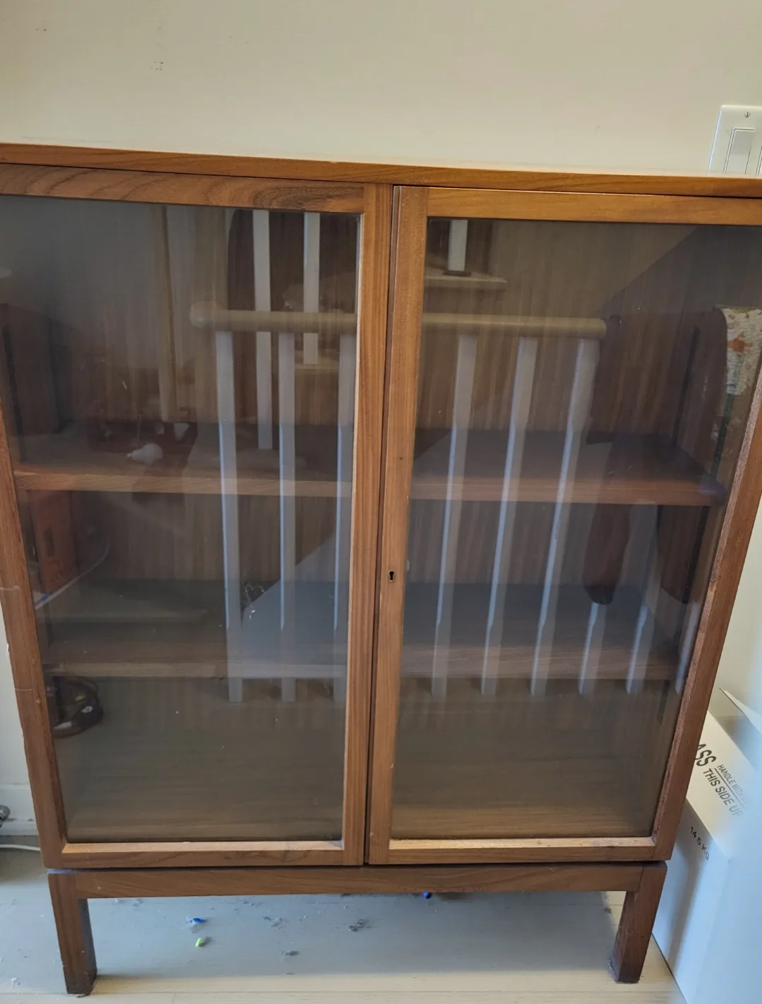 MCM Teak Small Display Cabinet with Glass Doors image indicator(2)