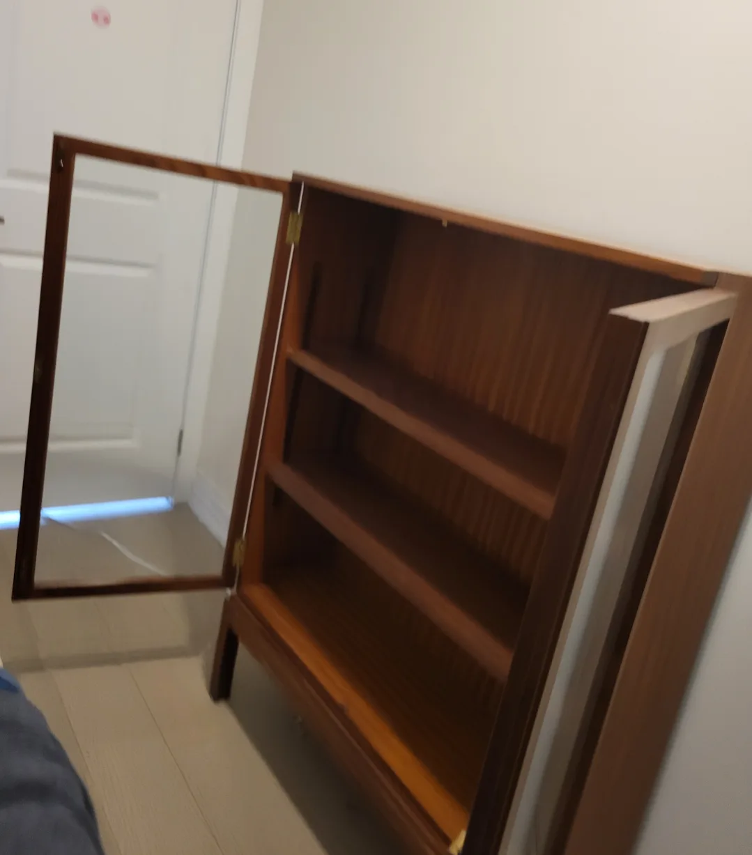 MCM Teak Small Display Cabinet with Glass Doors image indicator(3)