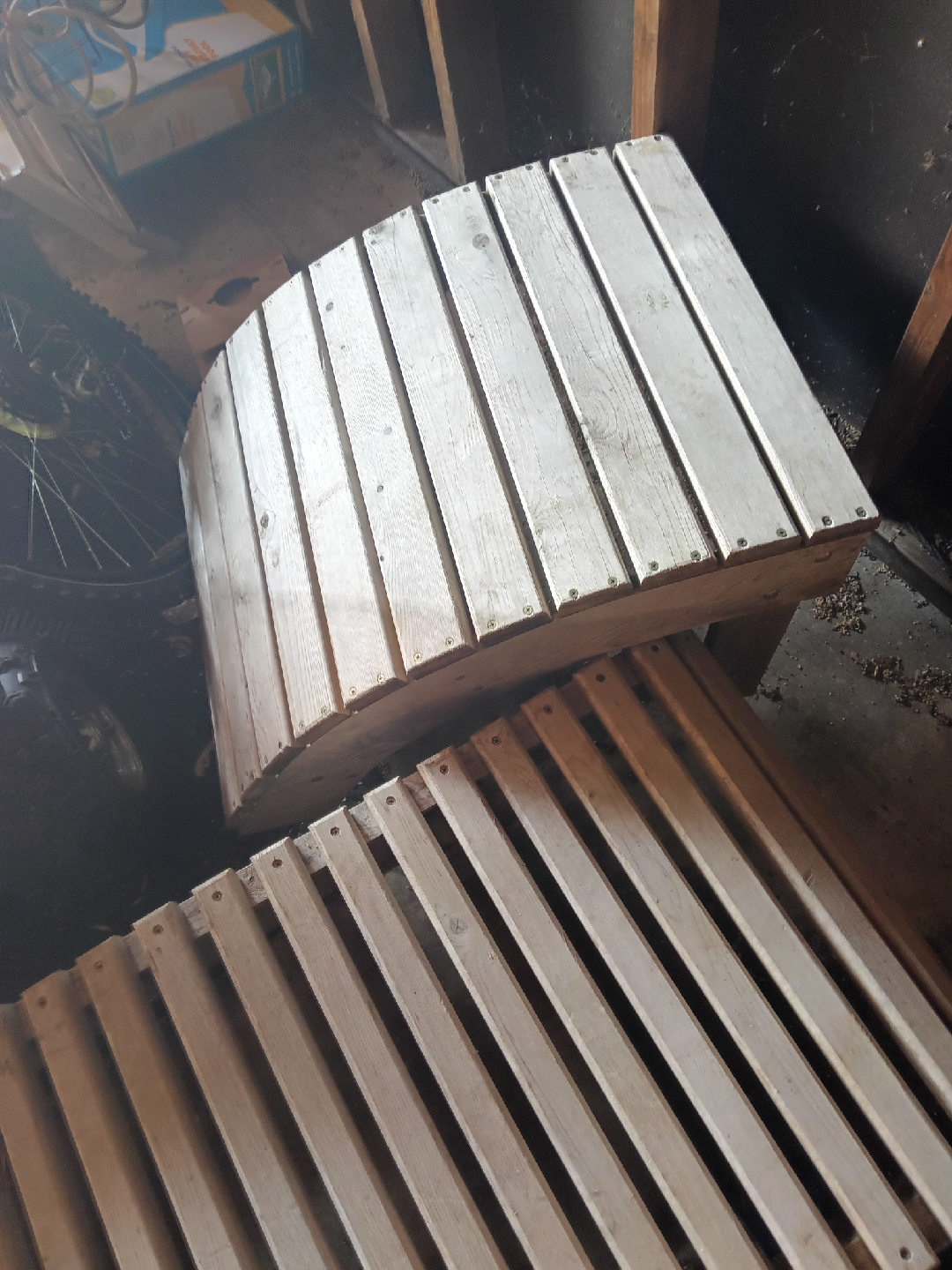 2 wood adetrdac cheese and on footstool