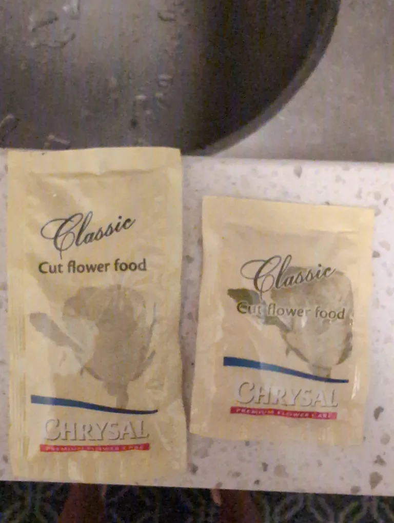 Chrysal Classic Cut Flower Food X 2 unopened thumbnail