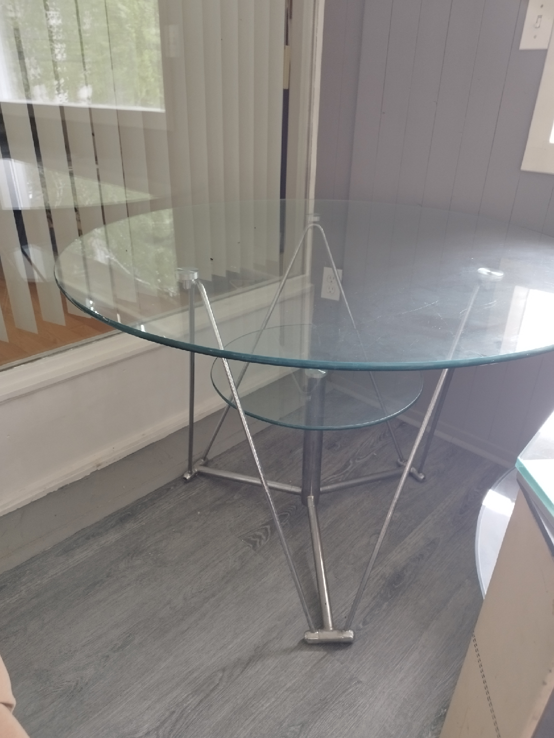 Glass Top Round Dining Table 🥕